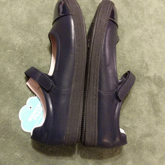 Shoes - Picture 5 of 5